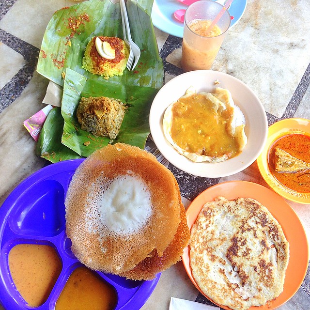 Halal breakfast in Penang Astaka Taman Tun Sardon-037
