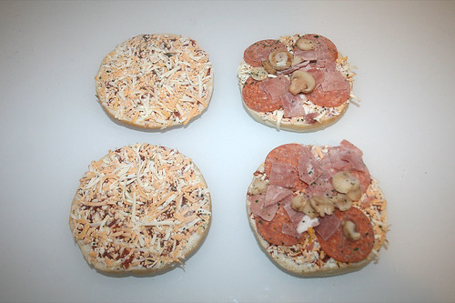 04 - Dr. Oetker Pizzaburger Speciale - Burger ausgepackt / Burger unwrapped