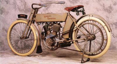 1909_Harley-Davidson_V-Twin_Left-Rear