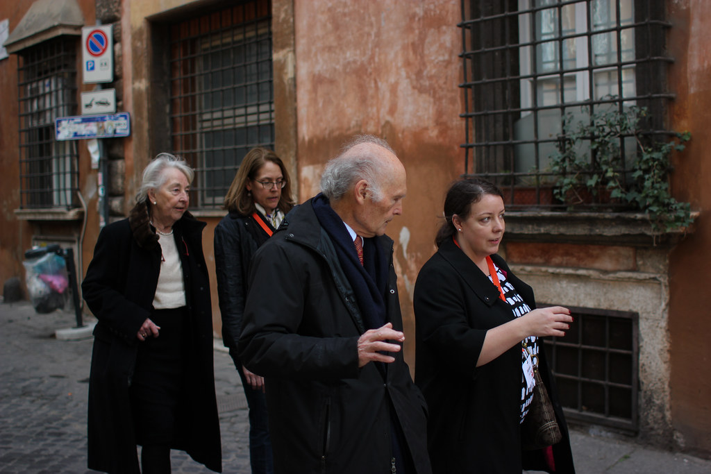 Roberto and Karin Einaudi (front left and back left) walk to Palazzo Santacroce with Sarina Bronfin ’82 (back right), parent of Adam Bronfin (B.Arch. ’18), and Serena Savino, director of AAP alumni affairs and development.

photo / Jessica del Mundo