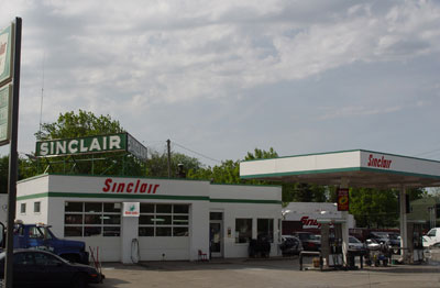 full service gas station, service station