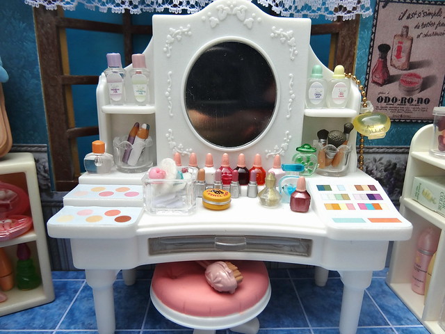 Make up table