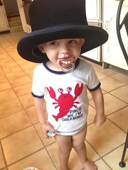 Toddler in top hat by Guzilla