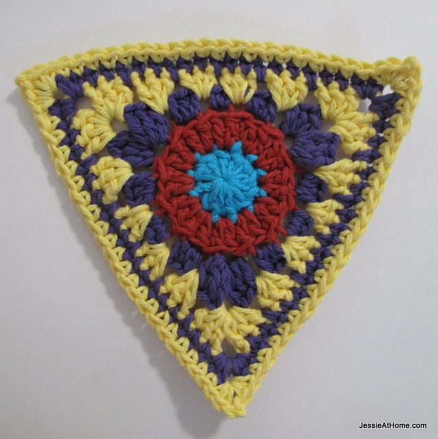 circle-to-triangle-bunting-round-six