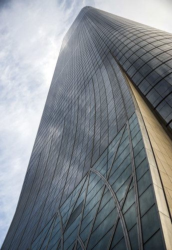 AlHamra Tower's curve
