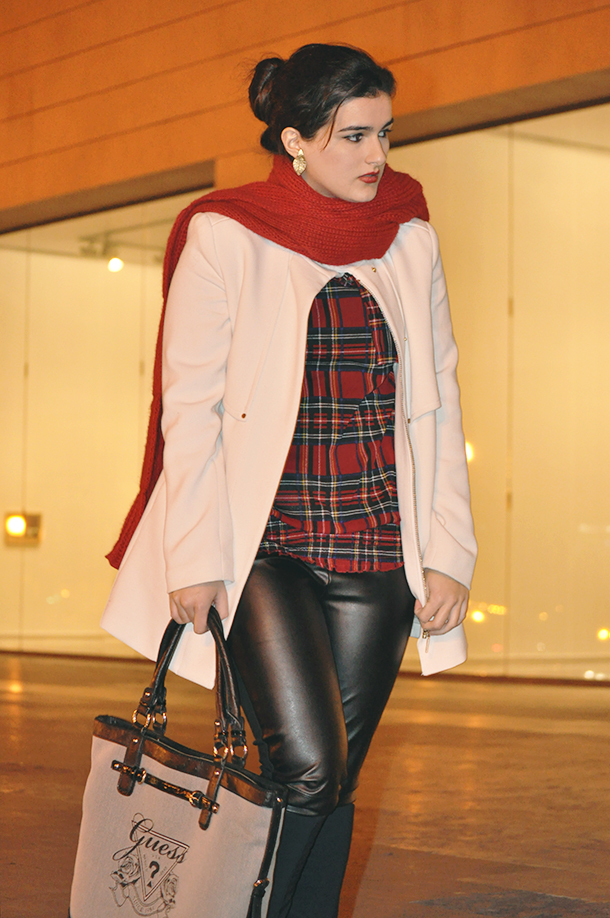 something fashion, leather pants leggings fashion blogger black, guess bag, carrie bradshaw sex and the city red scarf, white mango coat, high boots black, plaid blouse