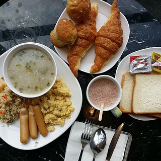 Breakfast spread at Holiday Inn Express, Siam 
