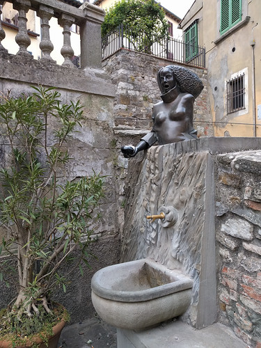 fountain in Castellina in Chianti
