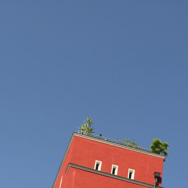 Red building on Zweibrückenstraße