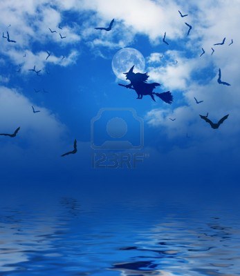 巫婆、掃帚、飛行、月亮、天空、蝙蝠／免版稅圖片／版權：Markus Gann／轉載自：gb.123rf.com