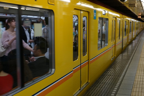 Ginza Line subway "Tokyo Metro 1000 series"