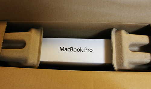 MacBookPro 13inchを開梱