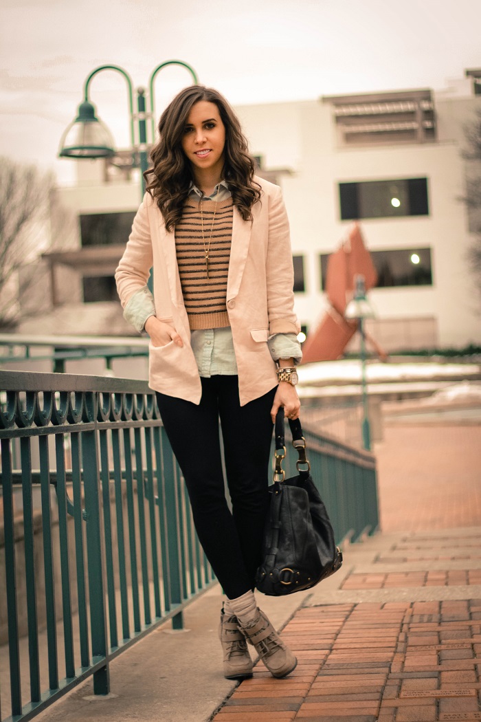va darling. dc blogger. virginia personal style blogger. casual outfit. linen blush blazer. black pants. heeled booties. cropped striped sweater layered over chambray. 2