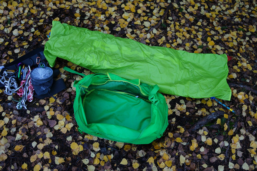 DMM Classic Rope Bag | Tarp and all gear out
