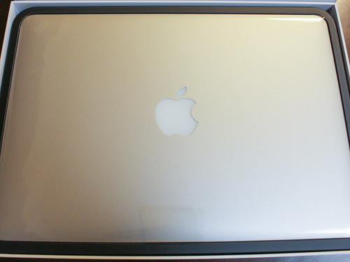 出したばかりのMacBookPro