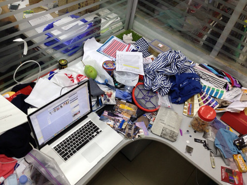 Phnomming In The Penh Messy Desk Creative Mind
