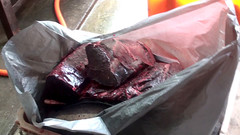 雲林查獲820公斤海豚肉塊。照片轉載自蘋果動新聞，海巡署提供。