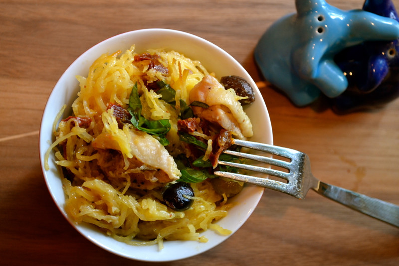 spaghetti squash with chicken, sun dried tomatoes, and basil | things i made today