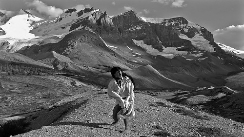 Silent Shout -Butoh improvisation in front of Athabasca Glacier- (Jasper National Park. Gustavo Thomas © 2013)