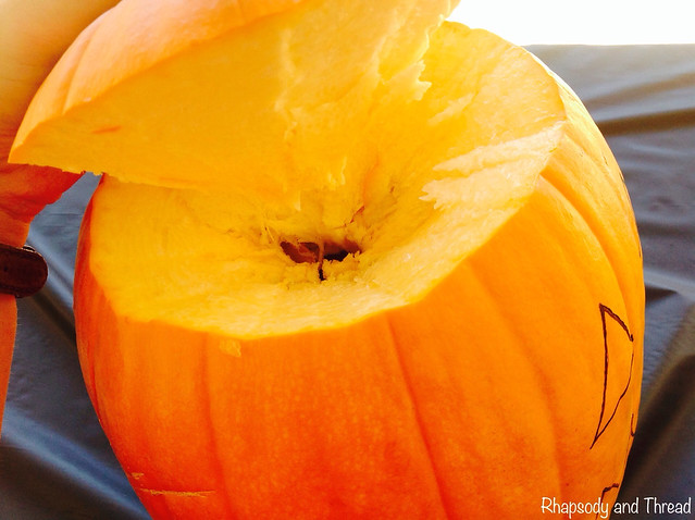 Halloween Tutorial: How to carve a pumpkin in 5 easy steps by Rhapsody and Thread