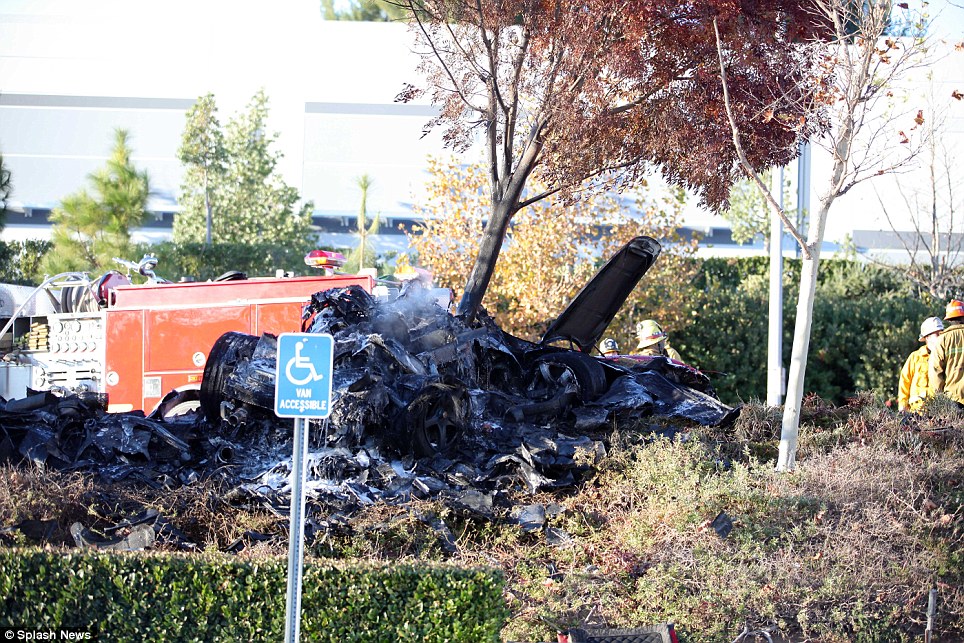 Gambar Paul Walker Kemalangan Ngeri Kereta Porsche Terbakar