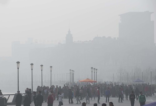 上海外灘的霧霾天氣。（圖：zhangmirror）