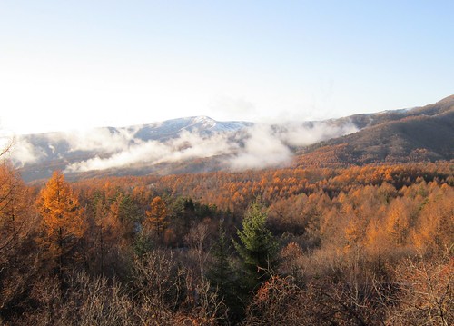 蓼科高原と積雪した車山　2013年11月15日15:50 by Poran111