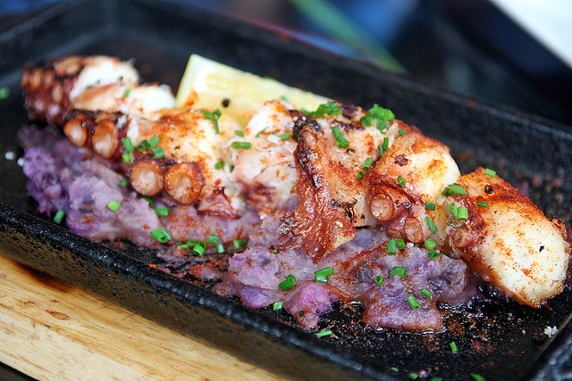 El Pulpo – Grilled Octopus leg, “Viola” Mash Potato, Sauce Paprika