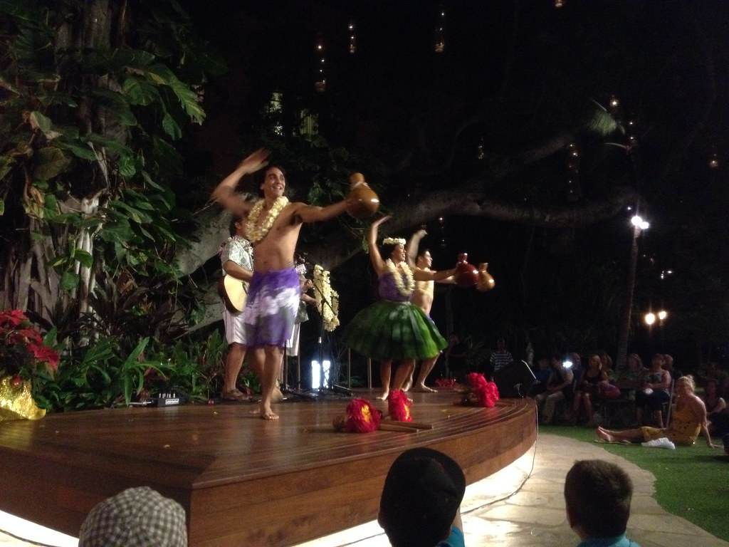 polynesian dancer