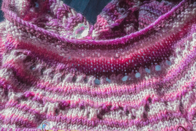 Demonstration of knitting photography in the sun and why it can be challenging (2)