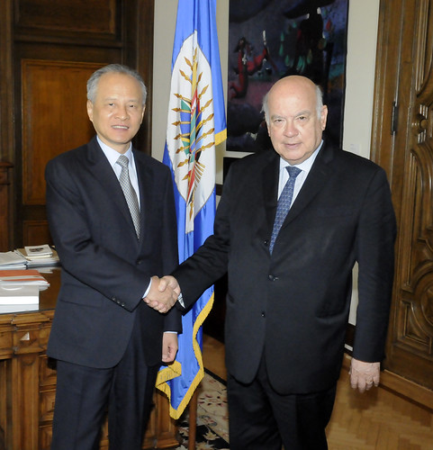 Secretary General Receives Permanent Observer of China to the OAS