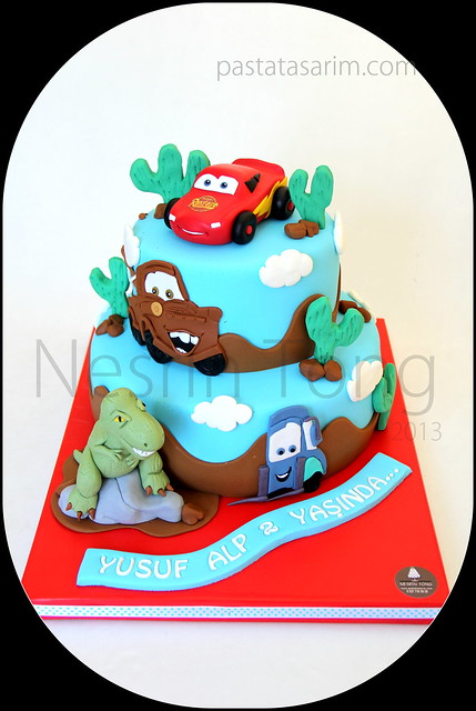 cars 2 and dinousours cake