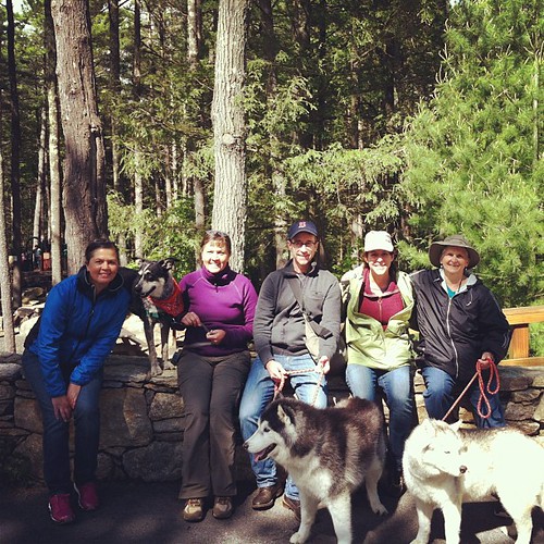 We had a great afternoon hiking with Scott & Julie Starling (visiting from Cali), Pat with Jack & Moo and Dee sans Tula.
