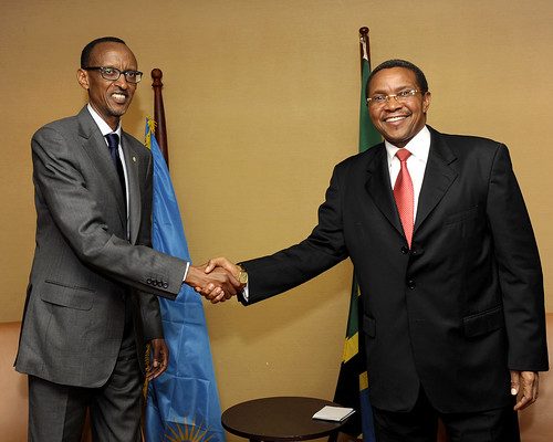 President Kagame and President Kikwete hold talks on the sidelines of the ICGLR Summit- Kampala, 5 September 2013