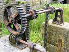 Skipton, West Yorkshire - sluice gate mechanism
