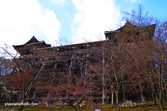 Kiyomizudera (清水寺)Temple bottom view