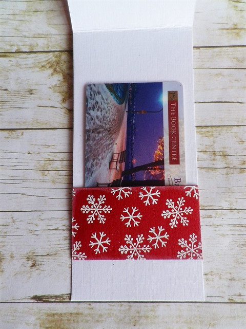 Snowy Heart Card - inside pocket for gift card