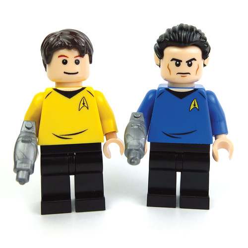 Lego Minifig Star Trek - Captain Kirk, Spock (La Petite Brique) by LaPetiteBrique.com
