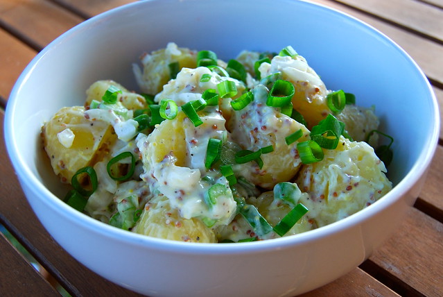 A Simple Potato Salad | www.rachelphipps.com @rachelphipps