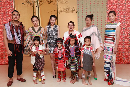 野桐工坊設計的泰雅服裝秀。（雪霸國家公園提供）