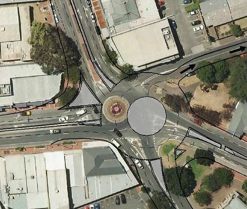 The changes currently recommended for Blackwood Roundabout by SA's DPTI.