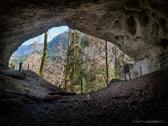 Claustrophobic friendly cave