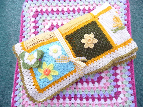442 'Marie Curie Daffodil Blanket' to be auctioned on EBAY to raise money for Marie Curie Cancer Care. Thanks to all for contributing these beautiful Squares.