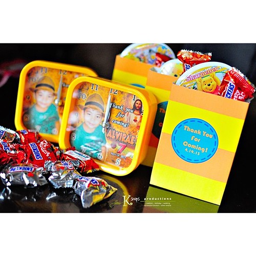 loot boxes by @papelbyj #ksnaps #ksnapsproductions #lootbox #loot #party #preps #candies #chocolates #yellow #orange #partyideas #partydetails