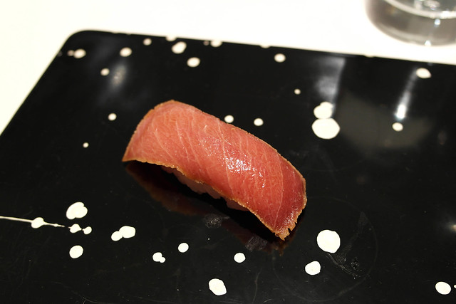 soy-marinated medium fatty bluefin tuna / chu-toro