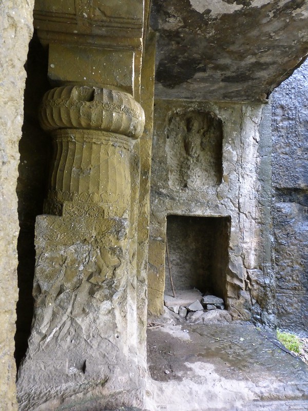 Mandapeshwar Caves - Carvings on the pillars