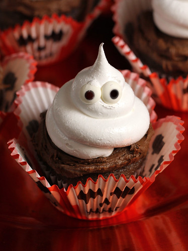 Chocolate Marshmallow Ghost Cupcake