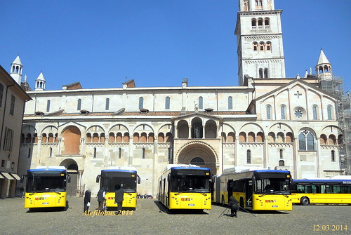 presentazione di nuovi autobus in piazza Grande - 12 Marzo 2014
