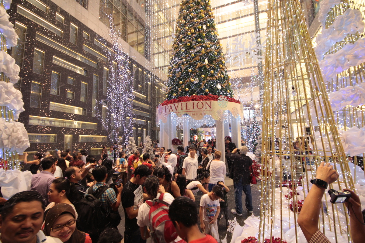 Consumers get the experience of a truly white Christmas at Pavilion KL