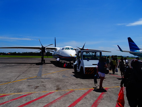 Scary prop plane to Lombok